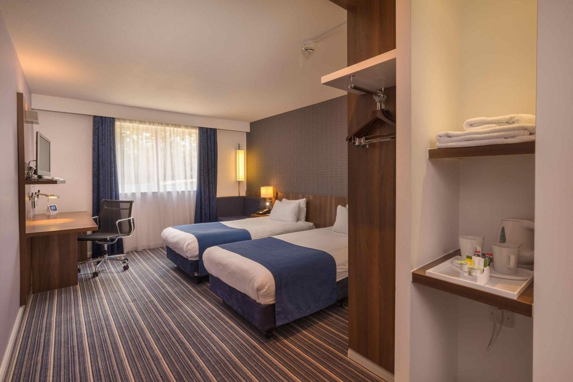 Holiday Inn Express Preston South, An Ihg Hotel Eksteriør billede